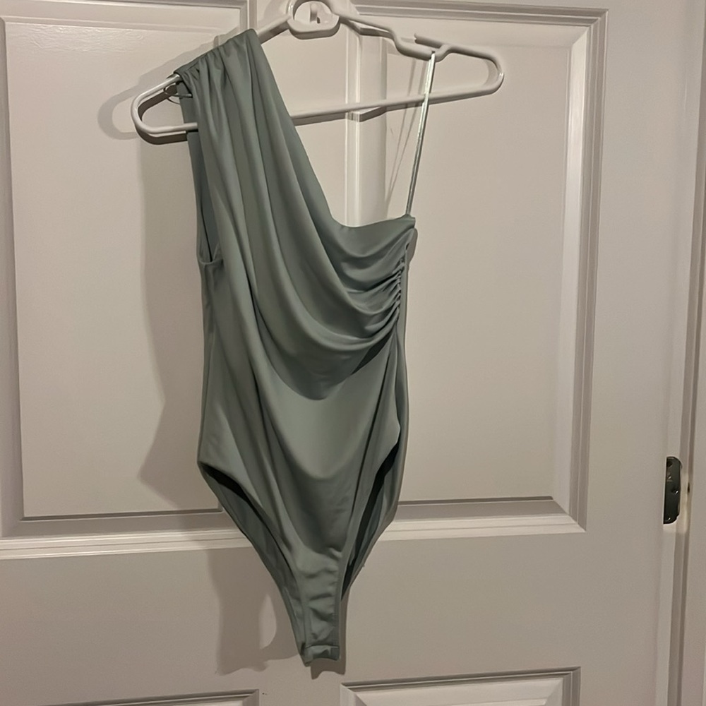Zara one shoulder bodysuit- Size Small